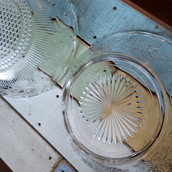 Vintage Patterned serving bowl 9x3 Clear (One) - Picture 4 of 5